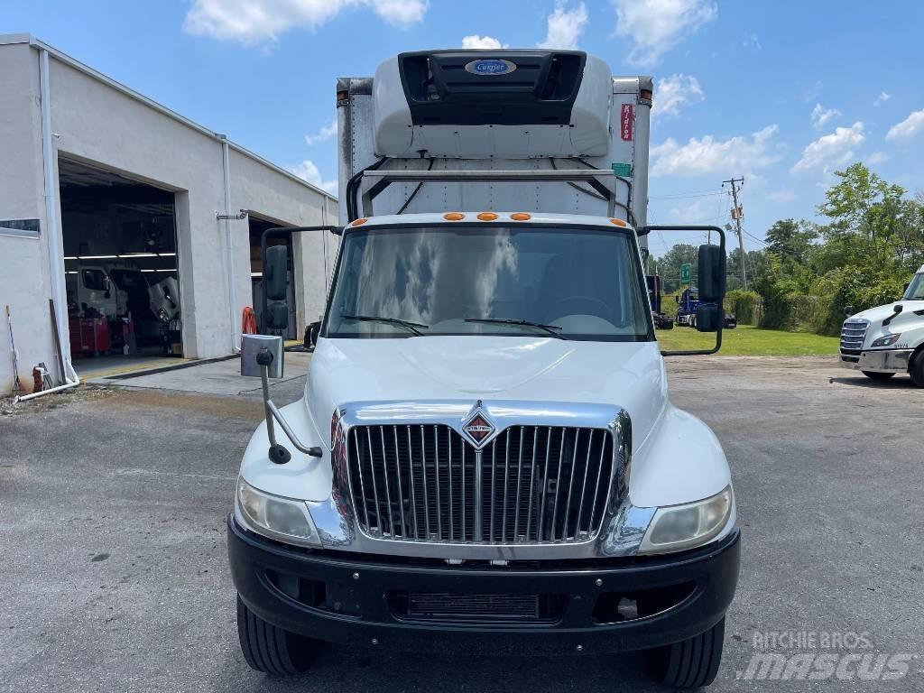 International 4300 شاحنات بدرجة حرارة قابلة للضبط