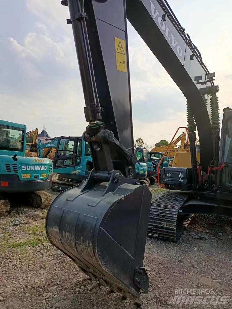 Volvo EC 140 حفارات زحافة