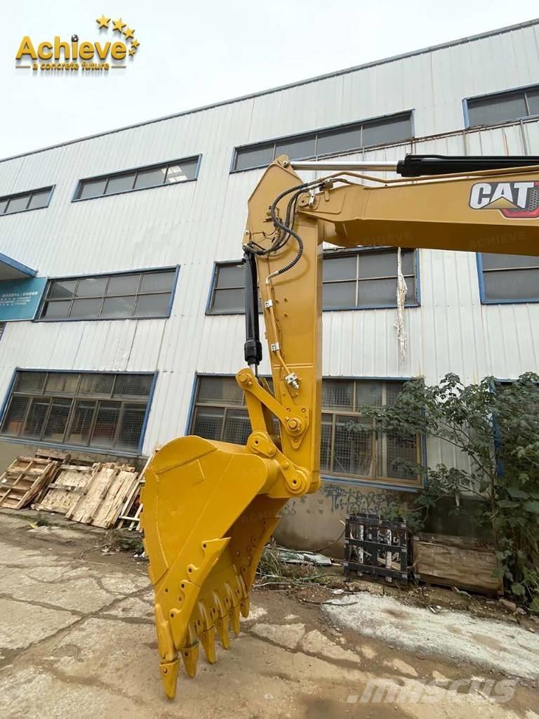 CAT 326 حفارات زحافة