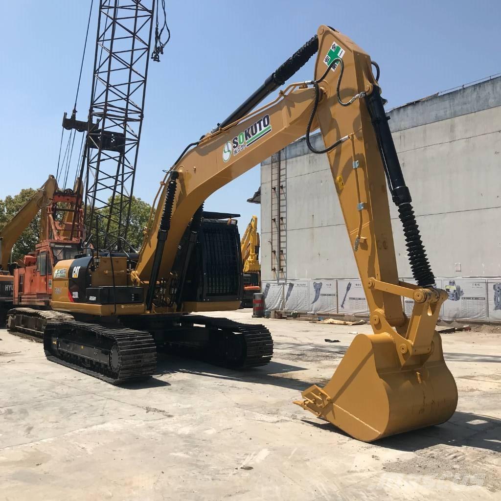 CAT 320 D L حفارات زحافة