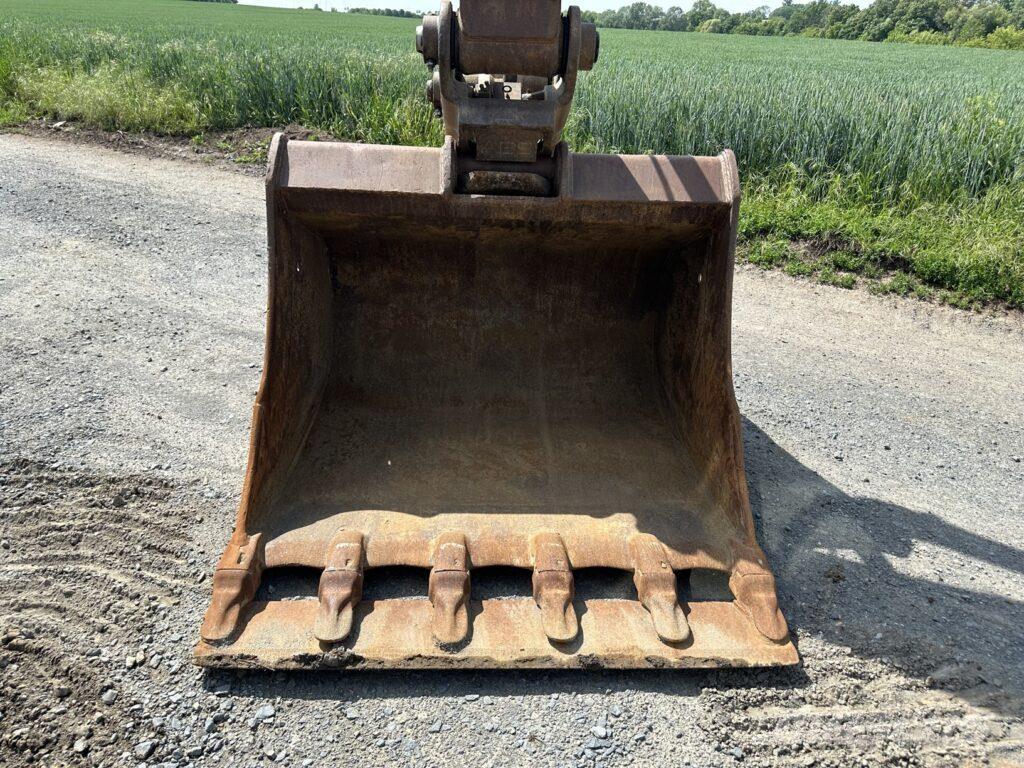 Volvo EC220EL حفارات زحافة