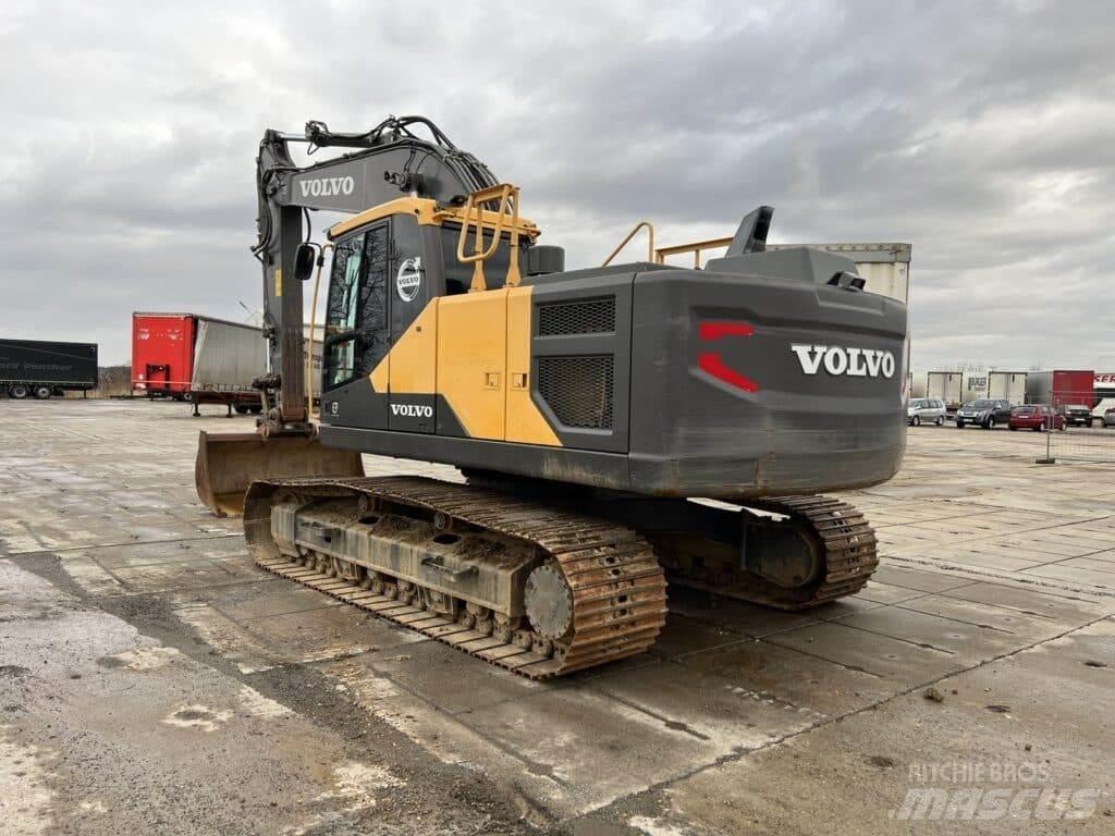 Volvo EC220EL حفارات زحافة