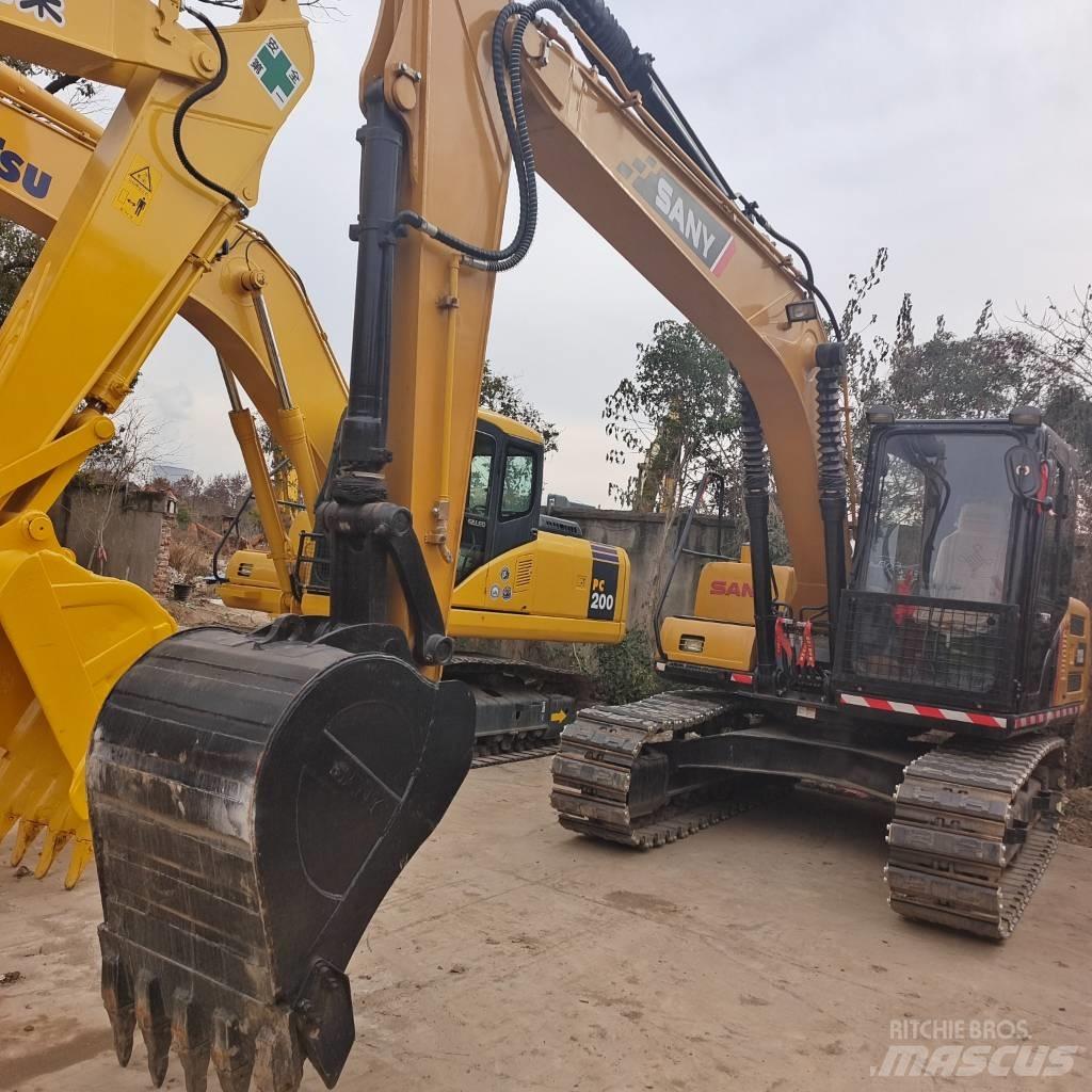 Sany SY 135 C حفارات زحافة