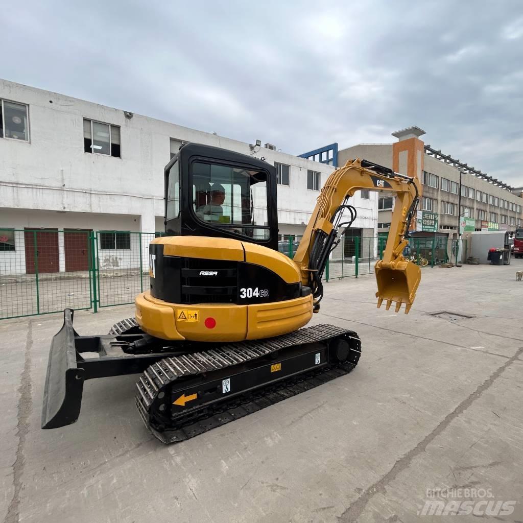 CAT 304 حفارات زحافة