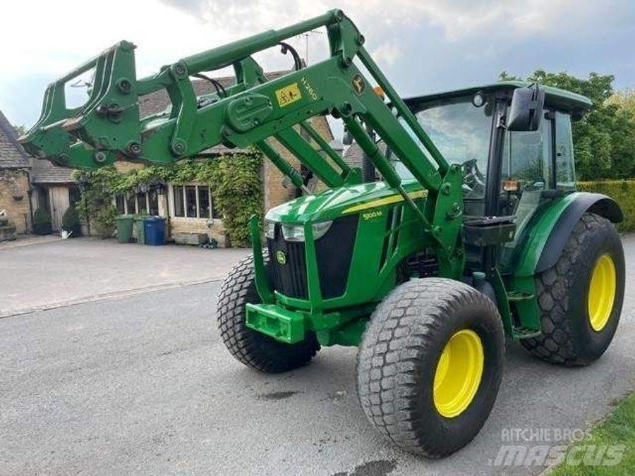 John Deere 5100 M الجرارات