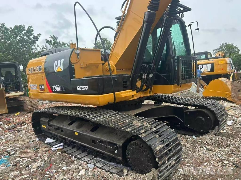 CAT 320D2L حفارات زحافة