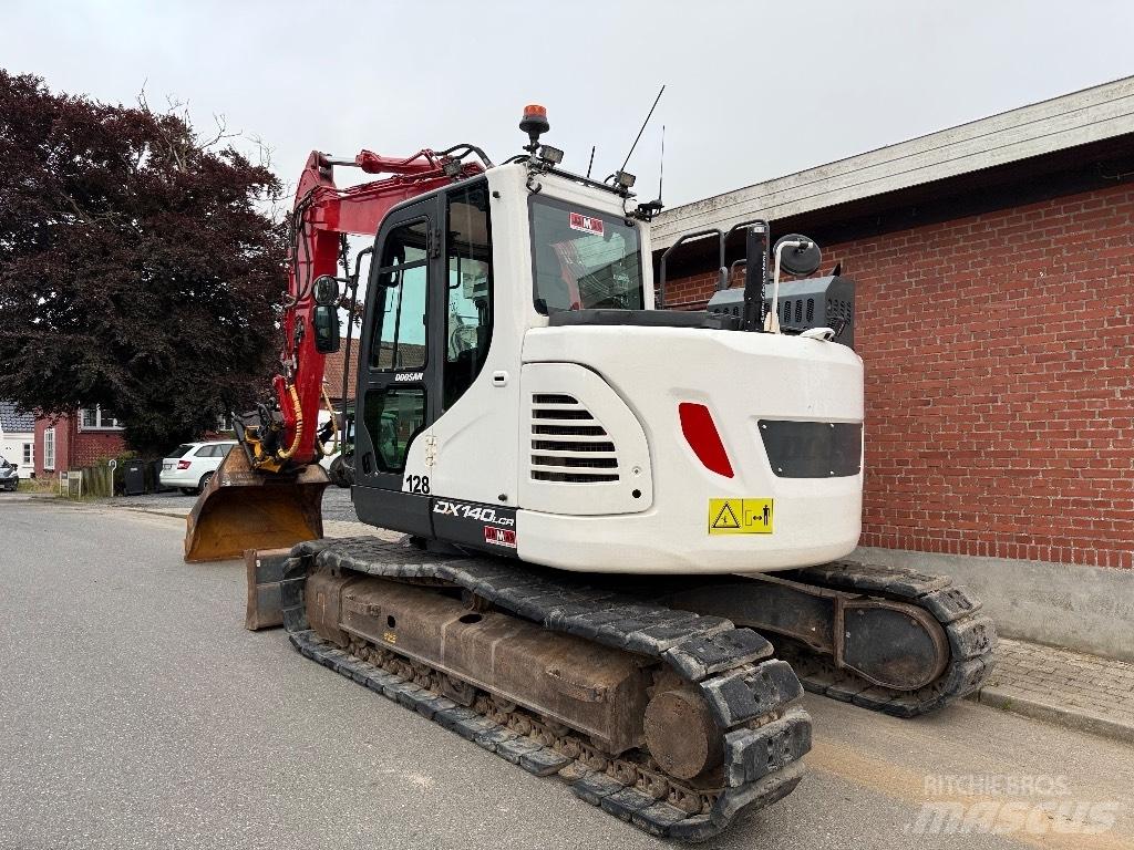 Doosan DX 140 LCR حفارات زحافة
