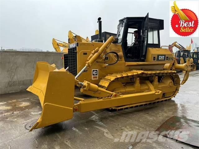 CAT D 7 G بلدوزرات مجنزرة