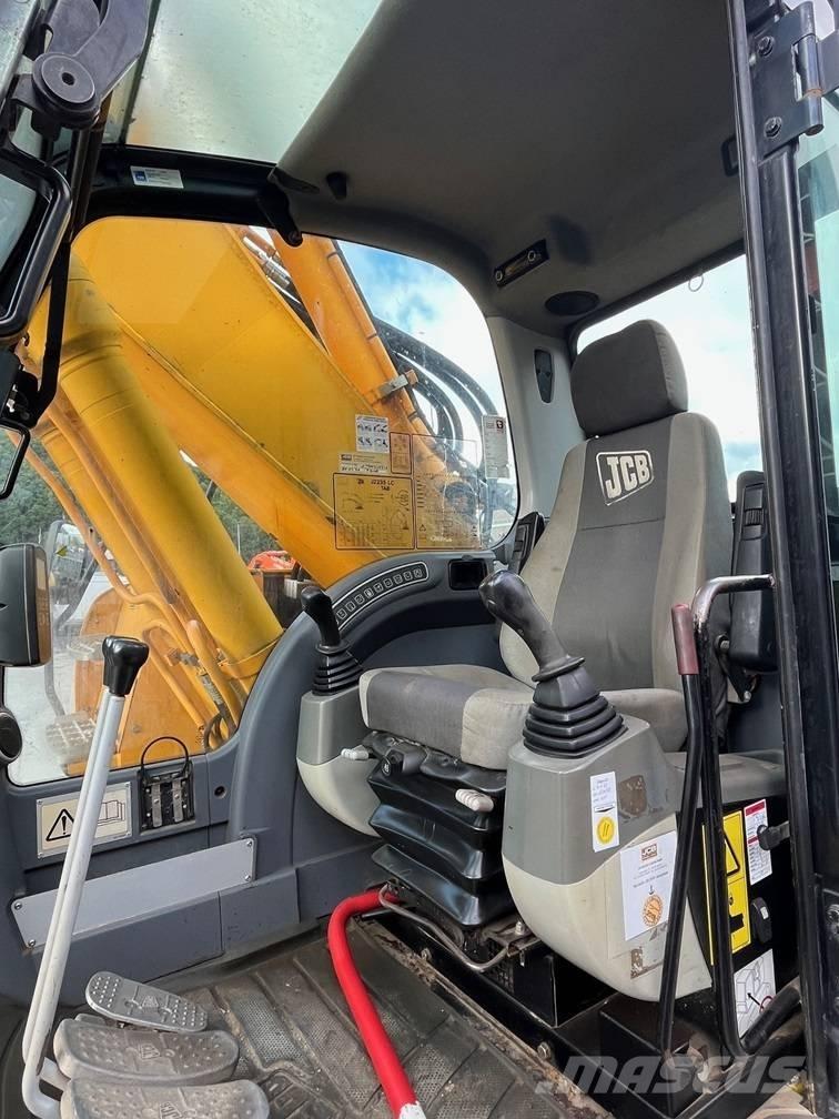 JCB JZ 235 LC حفارات زحافة
