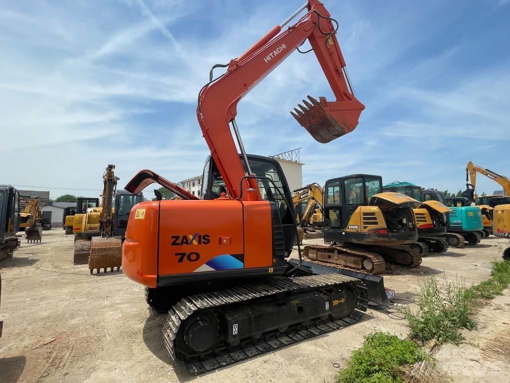 Hitachi ZX 70 حفارات وسط 7 طن - 12 طن
