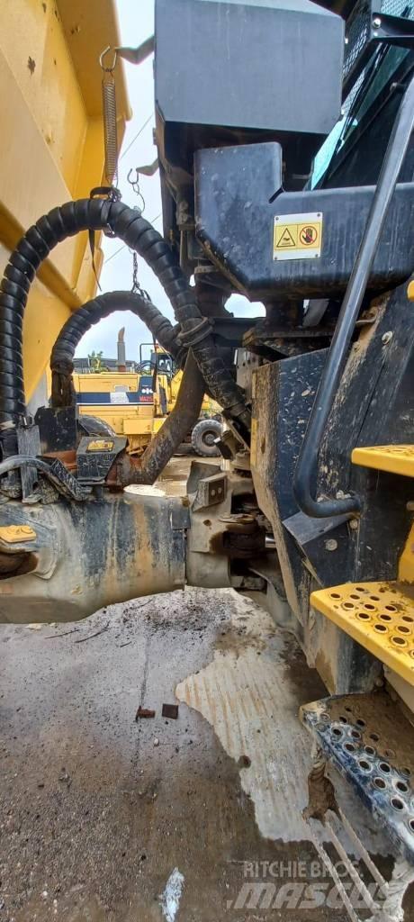 Komatsu HM300-5 ساحبات مفصلية