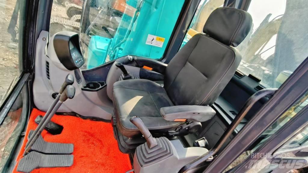 Kobelco SK 130 حفارات زحافة