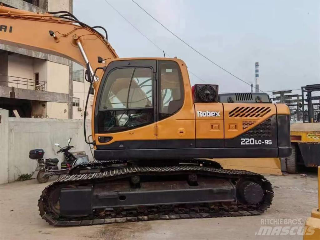 Hyundai R220LC-9S حفارات زحافة