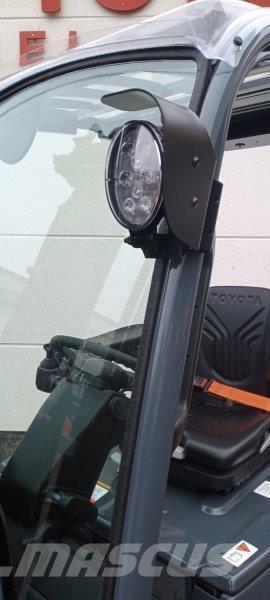 Toyota 8FBM18T شاحنات ذات رافعات شوكية تعمل بالكهرباء