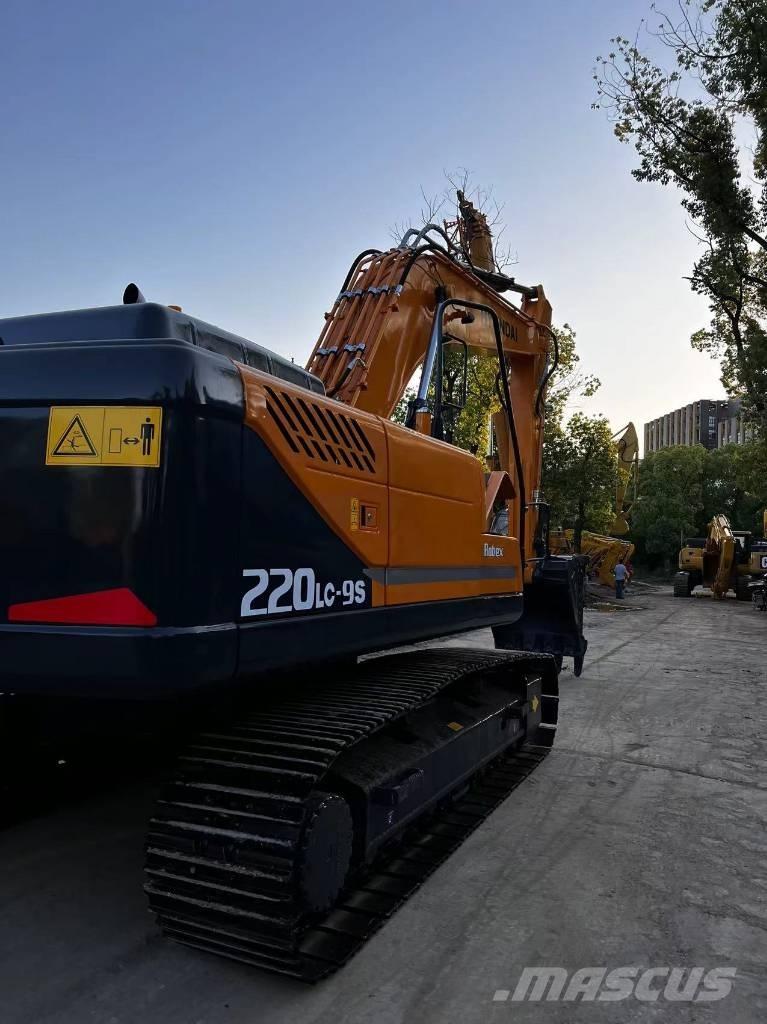 Hyundai 220 LC-9S حفارات زحافة