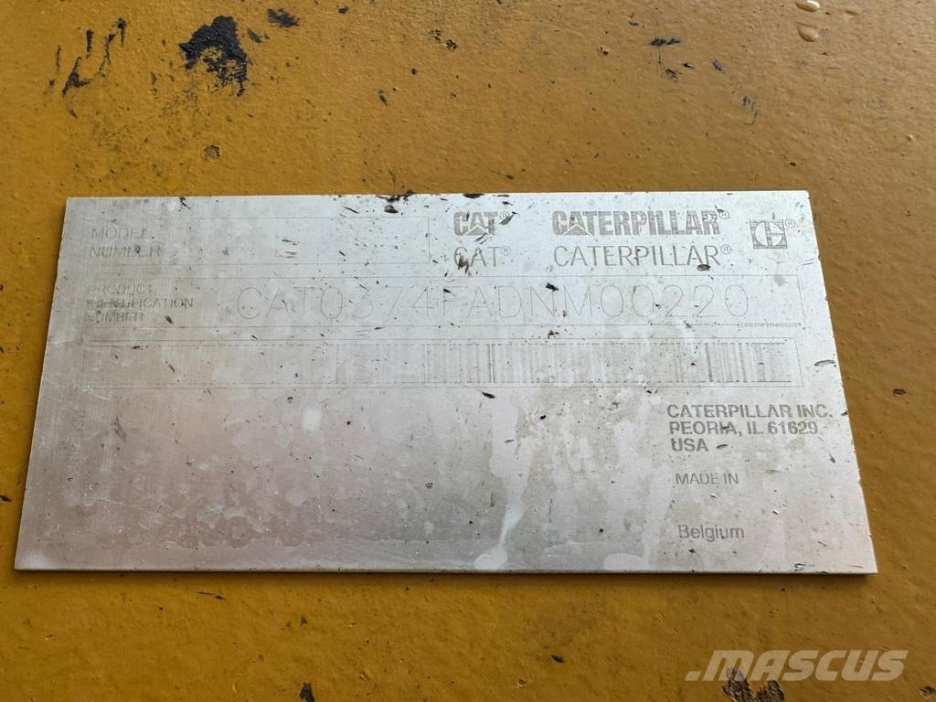 CAT 374FL حفارات زحافة