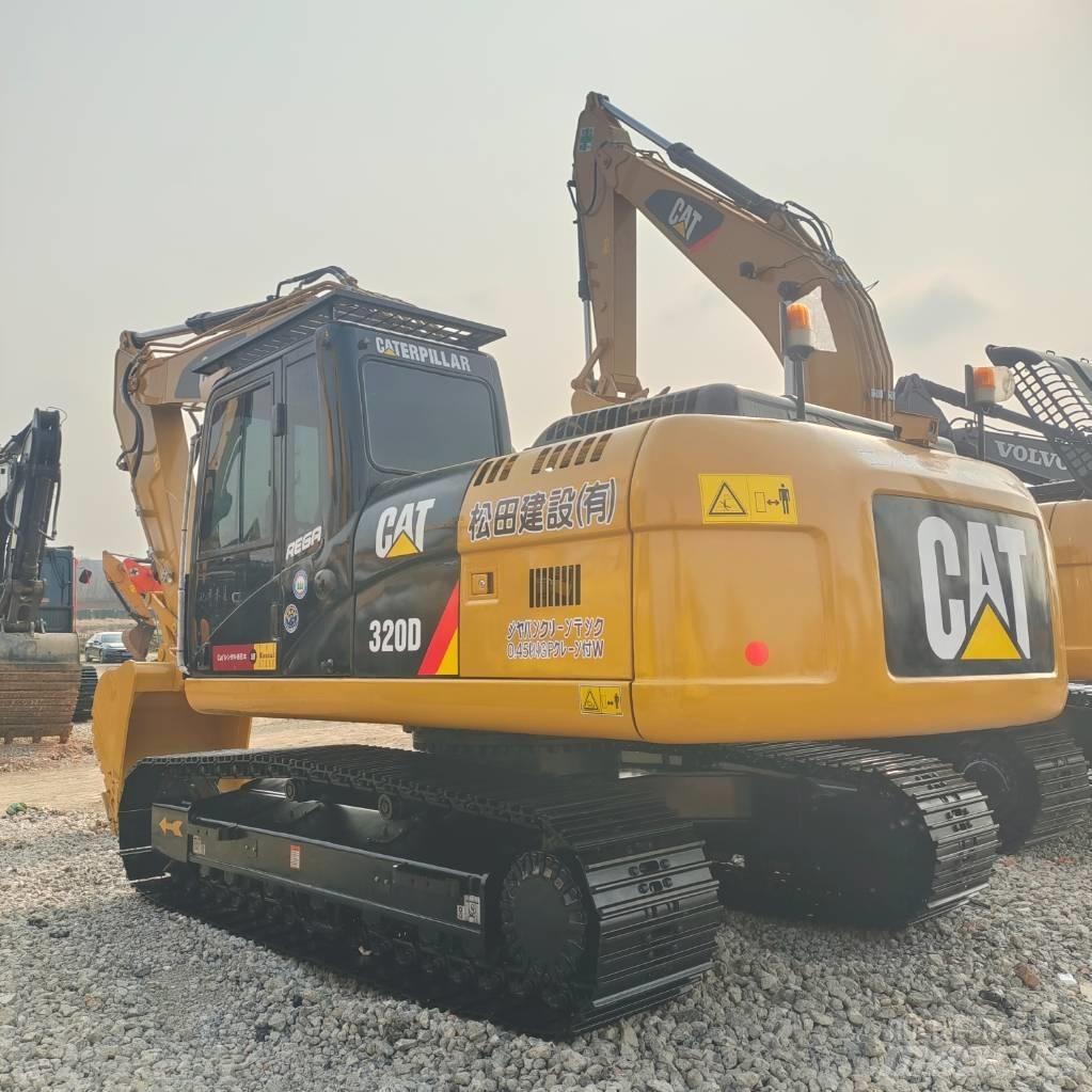 CAT 320D حفارات زحافة