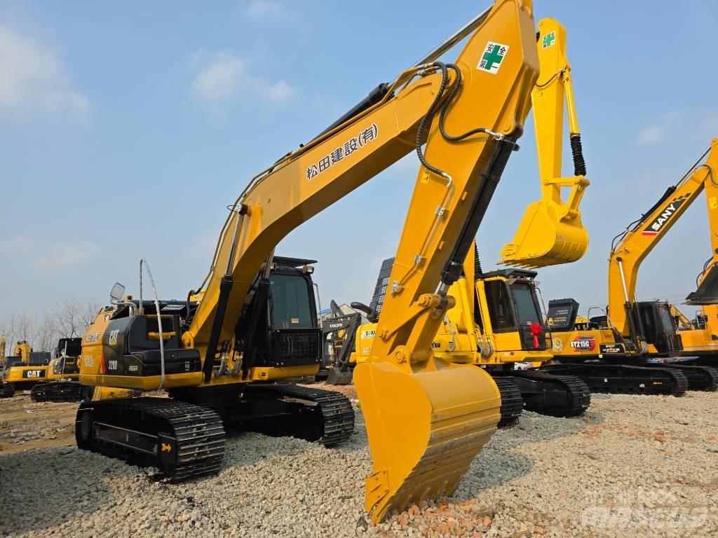 CAT 320D حفارات زحافة