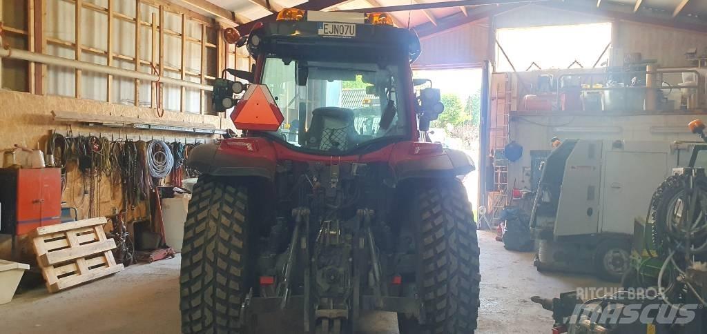 Valtra G125 Active الجرارات