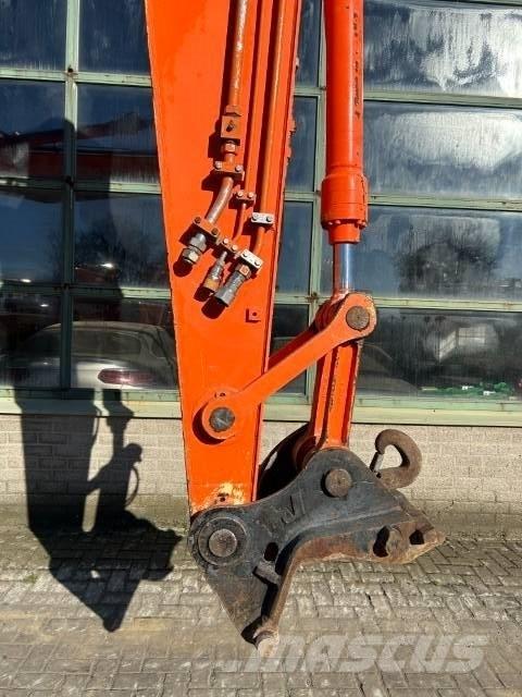 Hitachi ZX 160 W حفارات بعجل