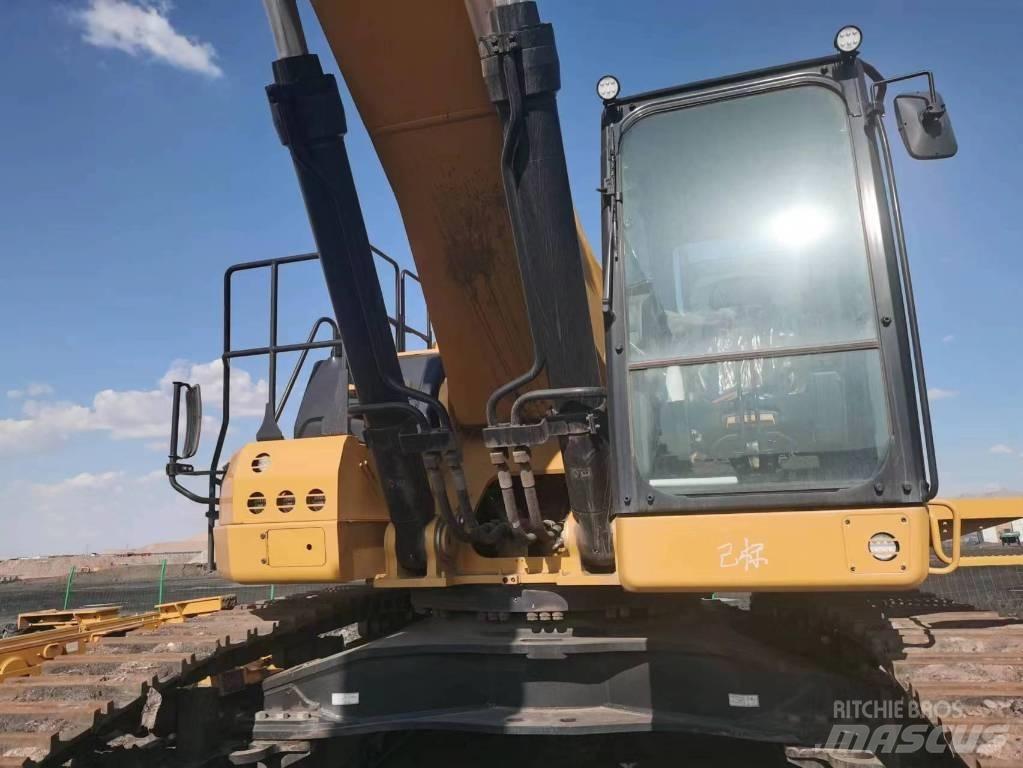 CAT 2020 CAT 374 حفارات بعجل