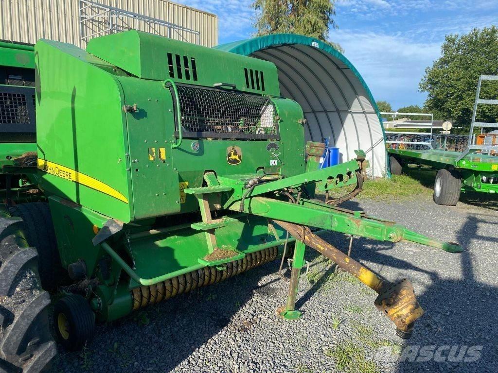 John Deere 568 محزمات مستديرة
