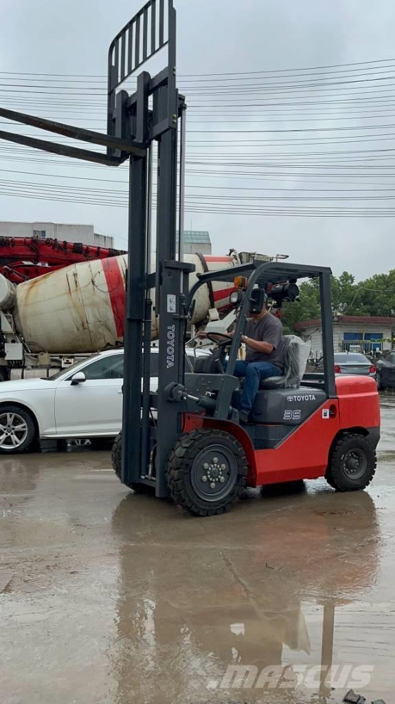 Toyota FD 35 شاحنات الديزل