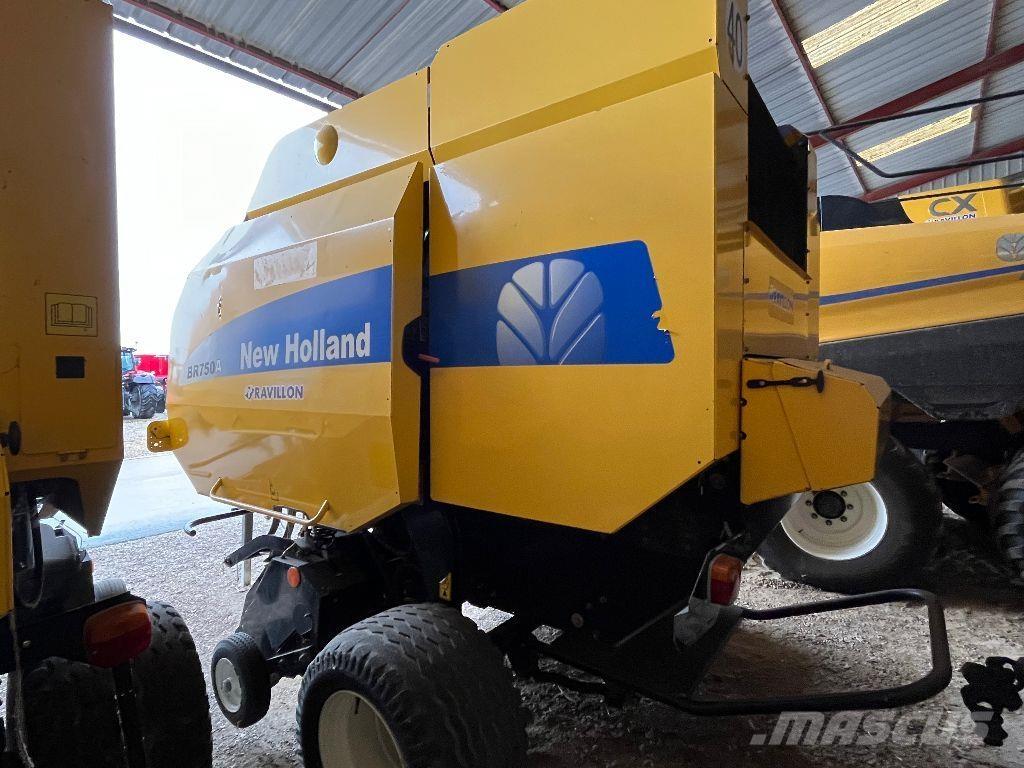 New Holland BR750A محزمات مستديرة
