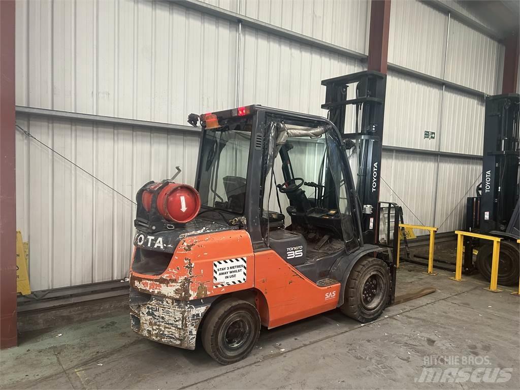 Toyota 02-8FGJF35 شاحنات LPG