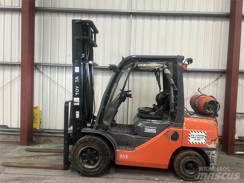 Toyota 02-8FGJF35 شاحنات LPG