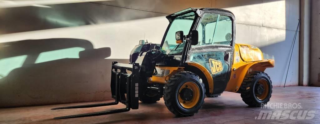 JCB 520-40 مناولات متداخلة