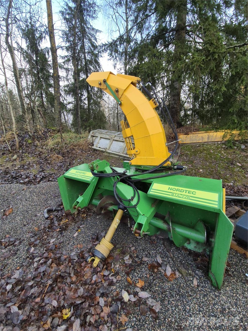 Ala-talkkari 226 قاذفات الجليد