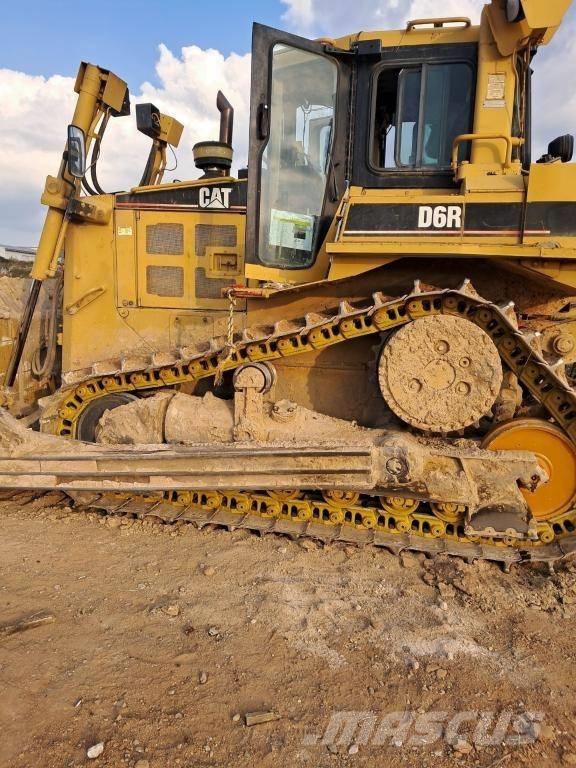 CAT D 6 R معدات تمهيد الطرق