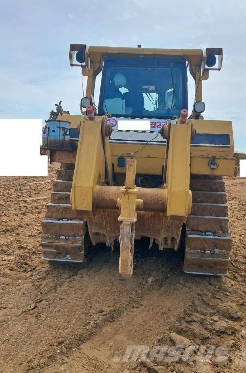CAT D 6 R معدات تمهيد الطرق