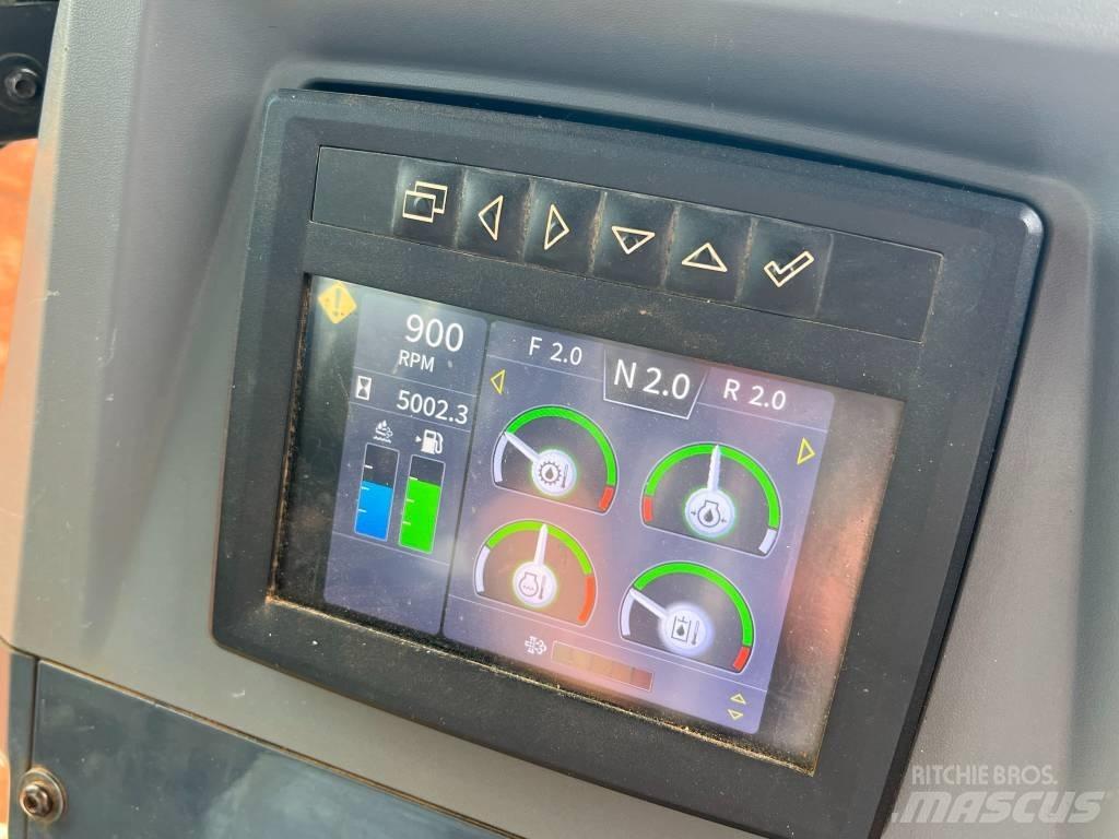 John Deere 750L LGP بلدوزرات مجنزرة
