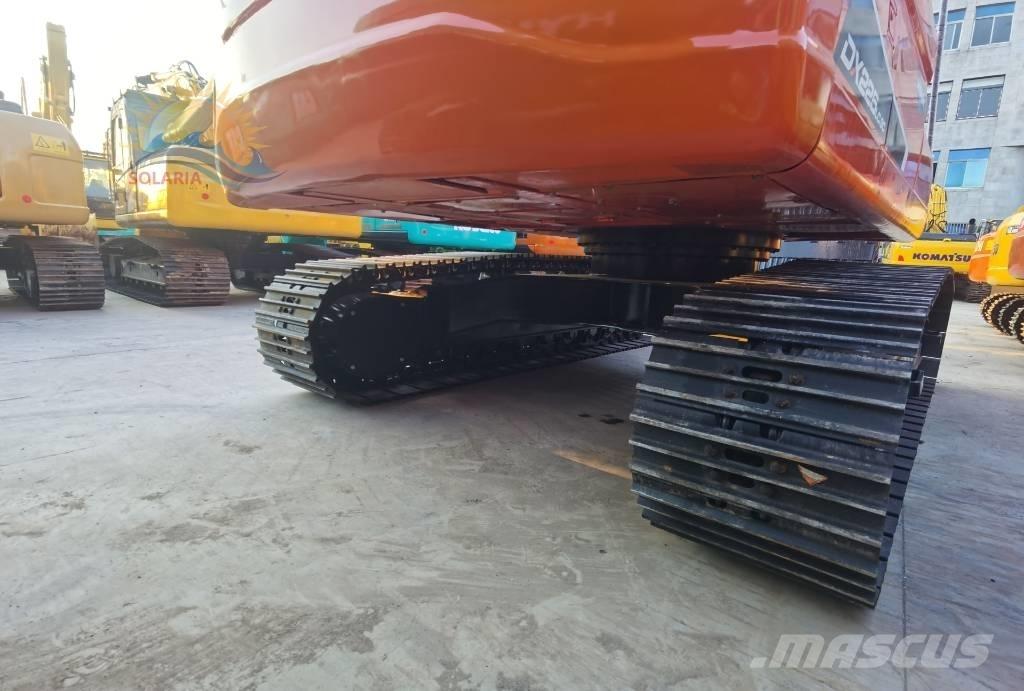 Doosan DX 225 LC حفارات زحافة