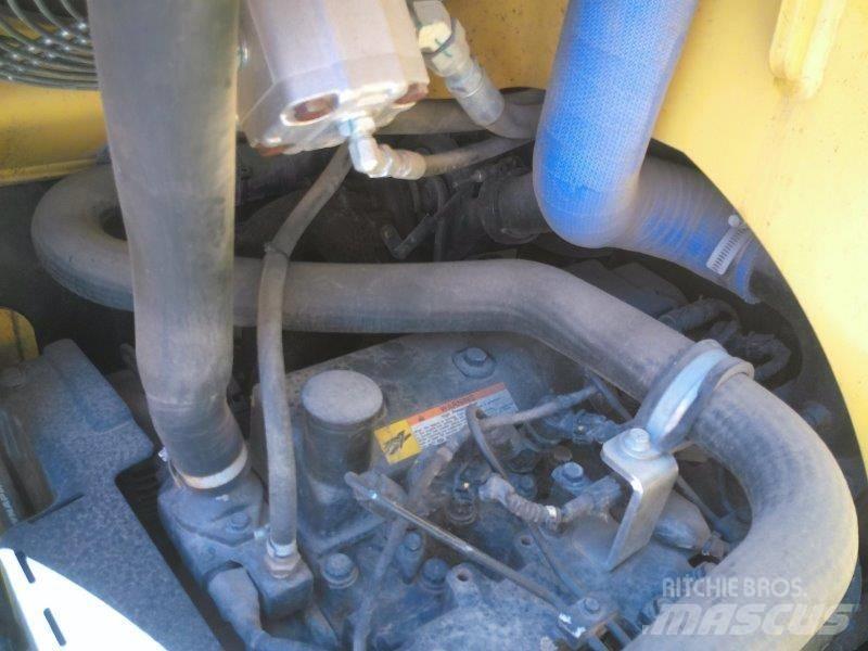 Dynapac CC 224 HF مداحل ثنائية الاسطوانة
