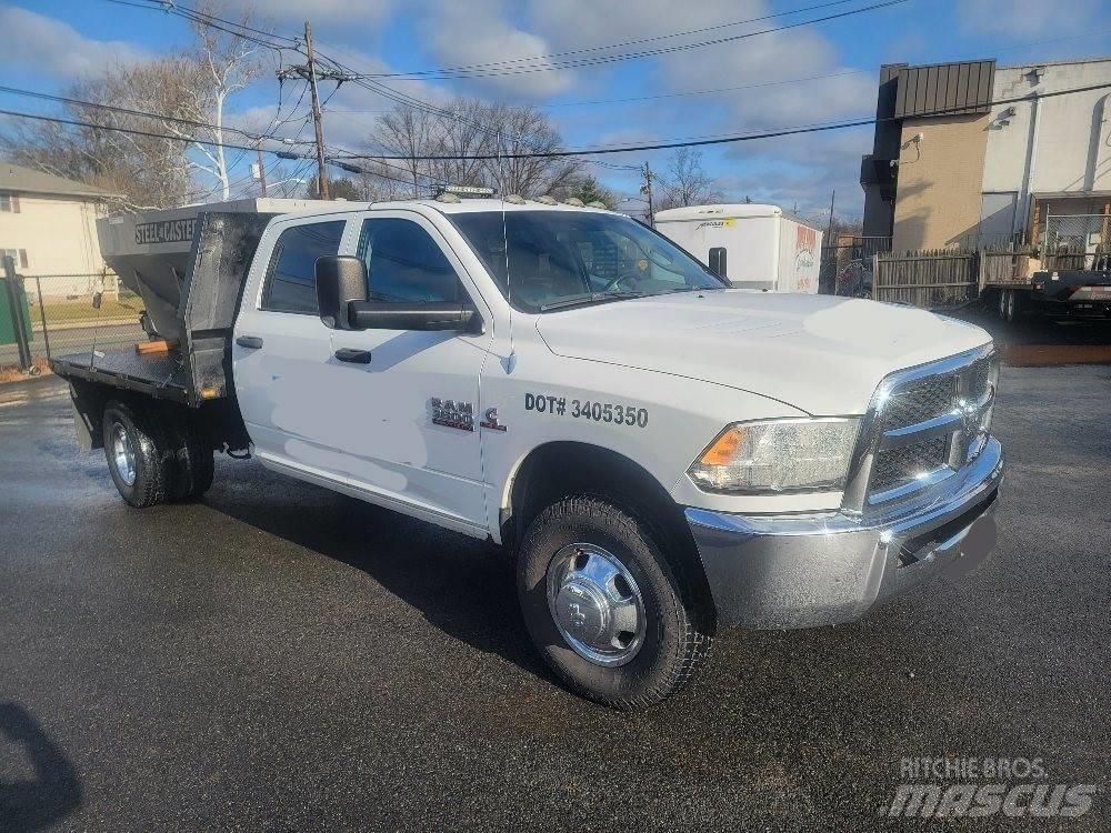 Dodge Ram 3500 شاحنات مسطحة/مفصلية الجوانب