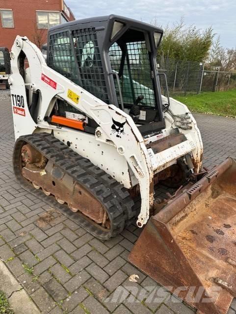 Bobcat T 190 لوادر انزلاقية التوجيه