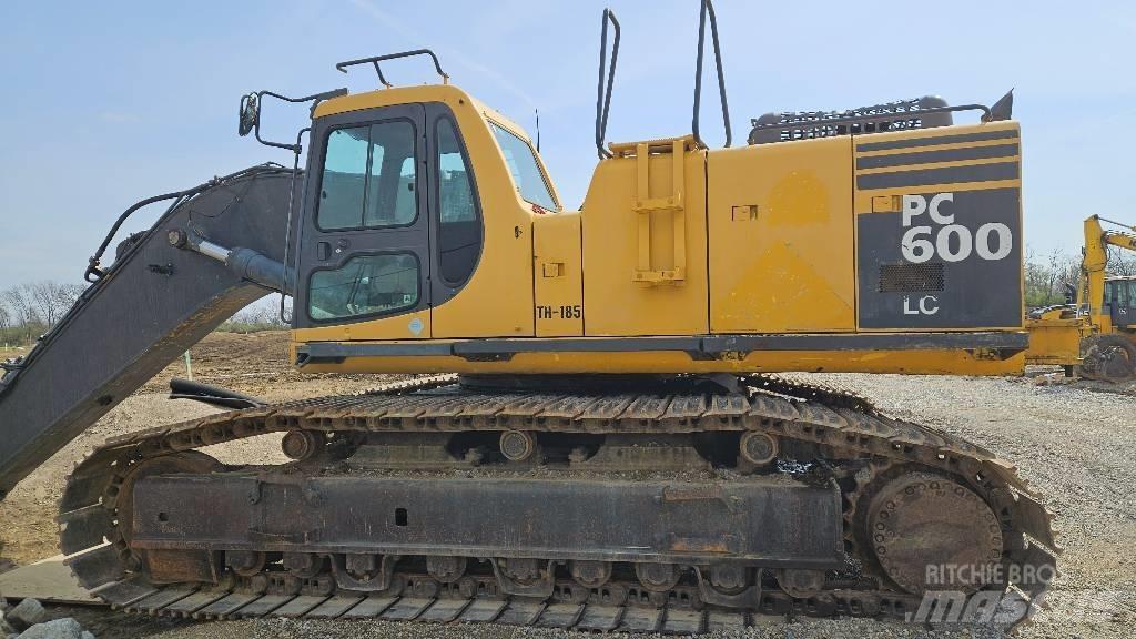 Komatsu PC600 LC-6 حفارات زحافة