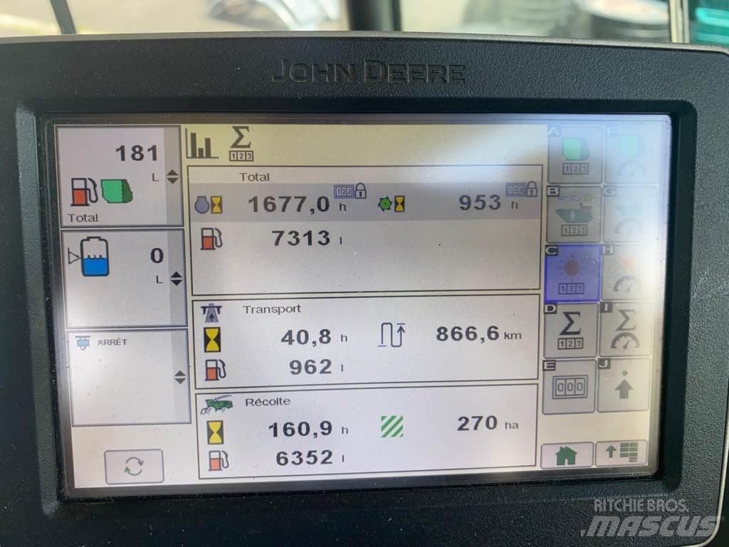 John Deere 8200 حصادات الأعلاف