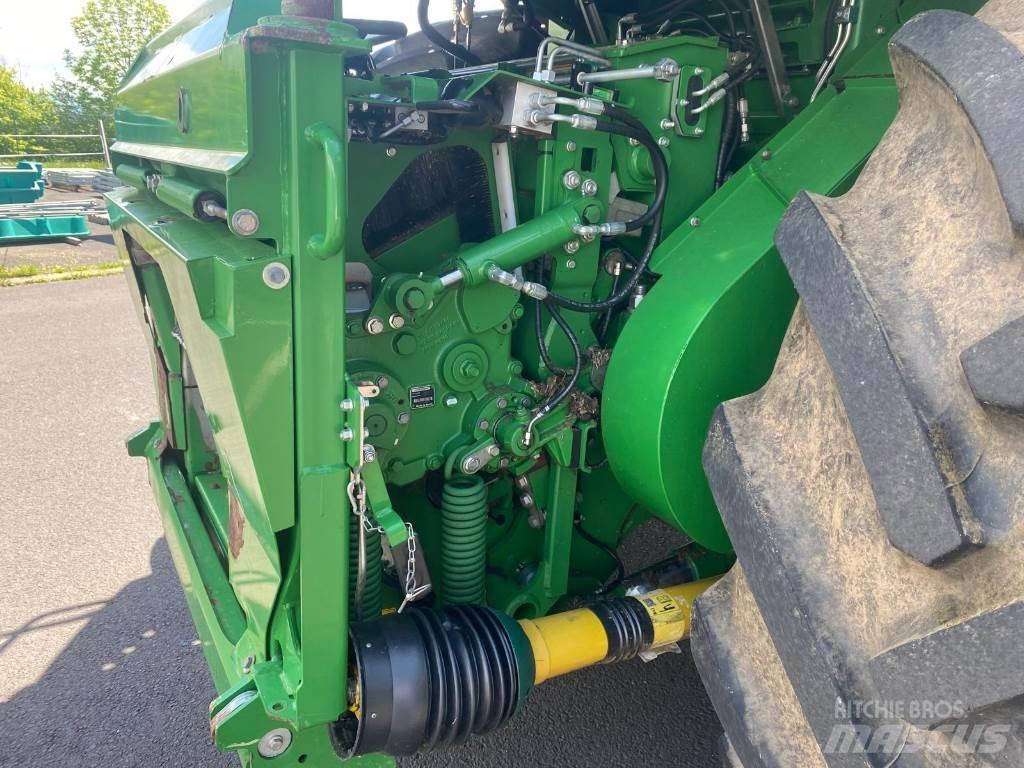 John Deere 8200 حصادات الأعلاف
