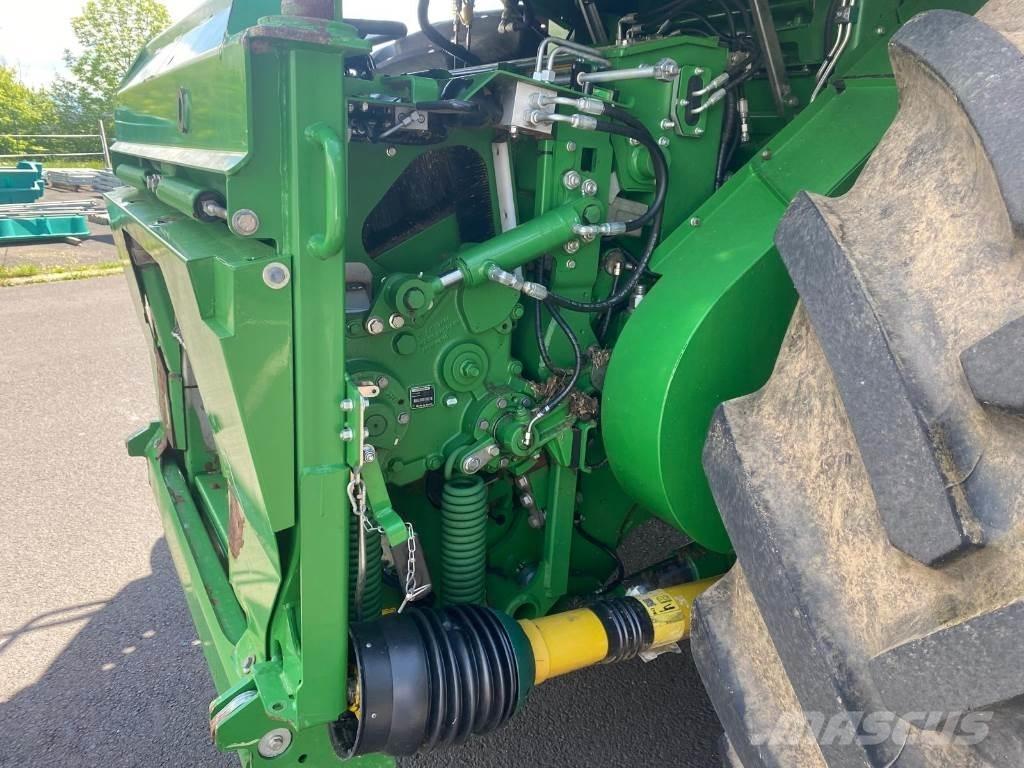 John Deere 8200 حصادات الأعلاف