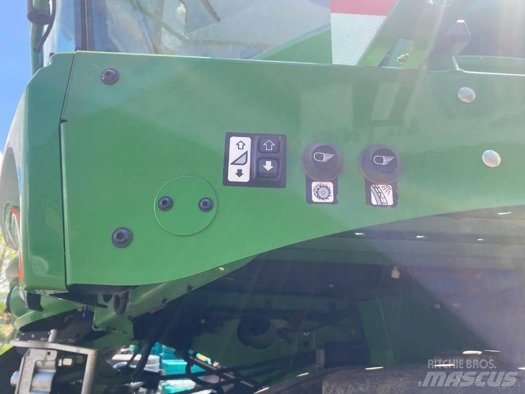 John Deere 8200 حصادات الأعلاف