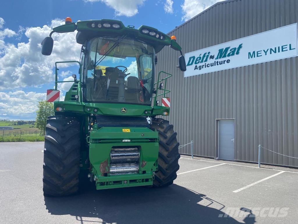 John Deere 8200 حصادات الأعلاف