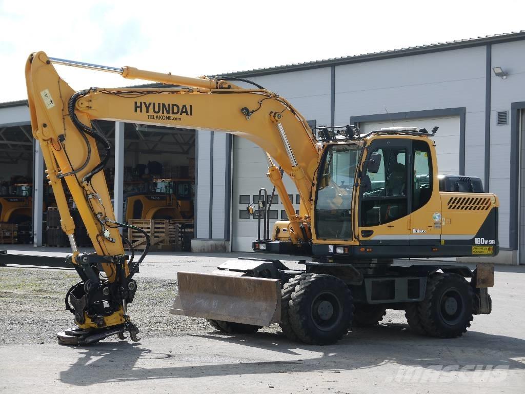 Hyundai R 180 W-9A حفارات بعجل