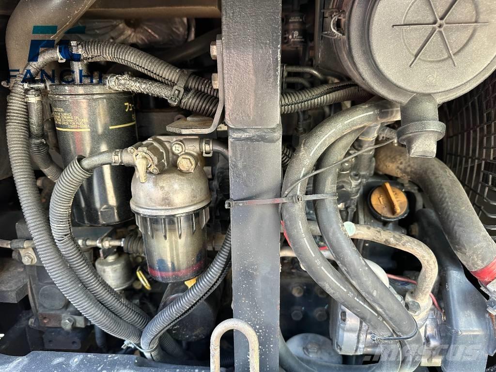 Hitachi 50U حفارات زحافة