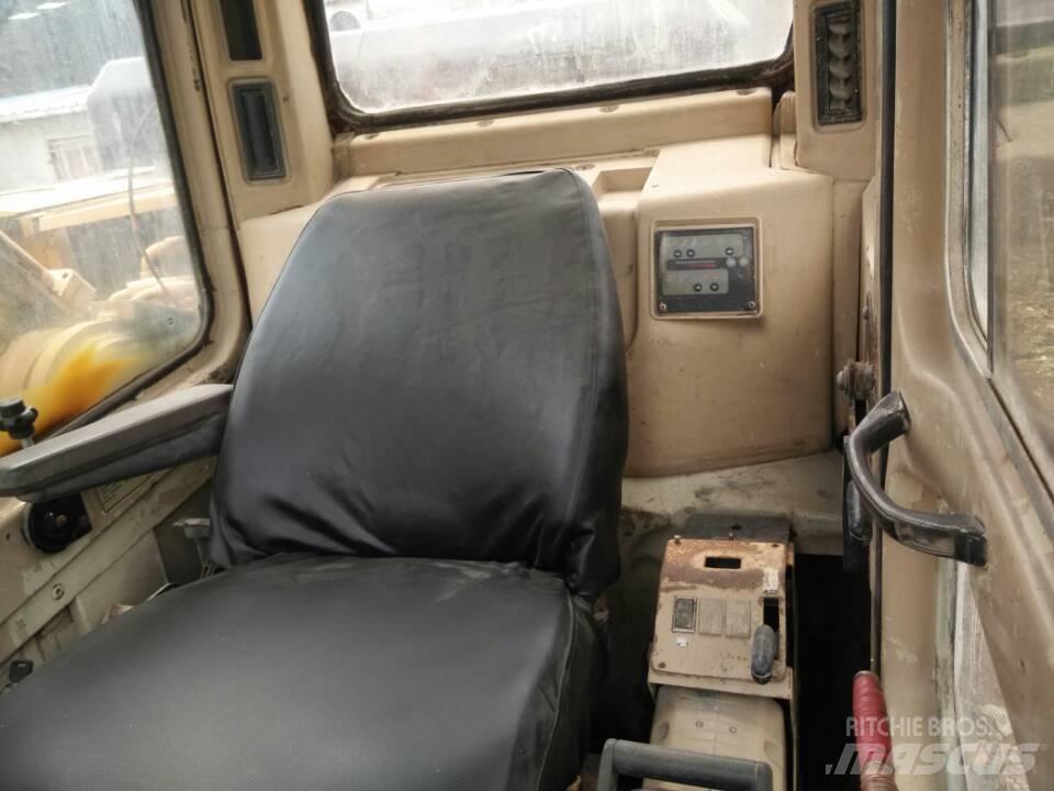 CAT 330 B حفارات زحافة