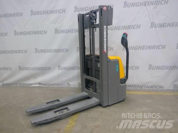 Jungheinrich EJC 112 معدات التكديس الجوالة