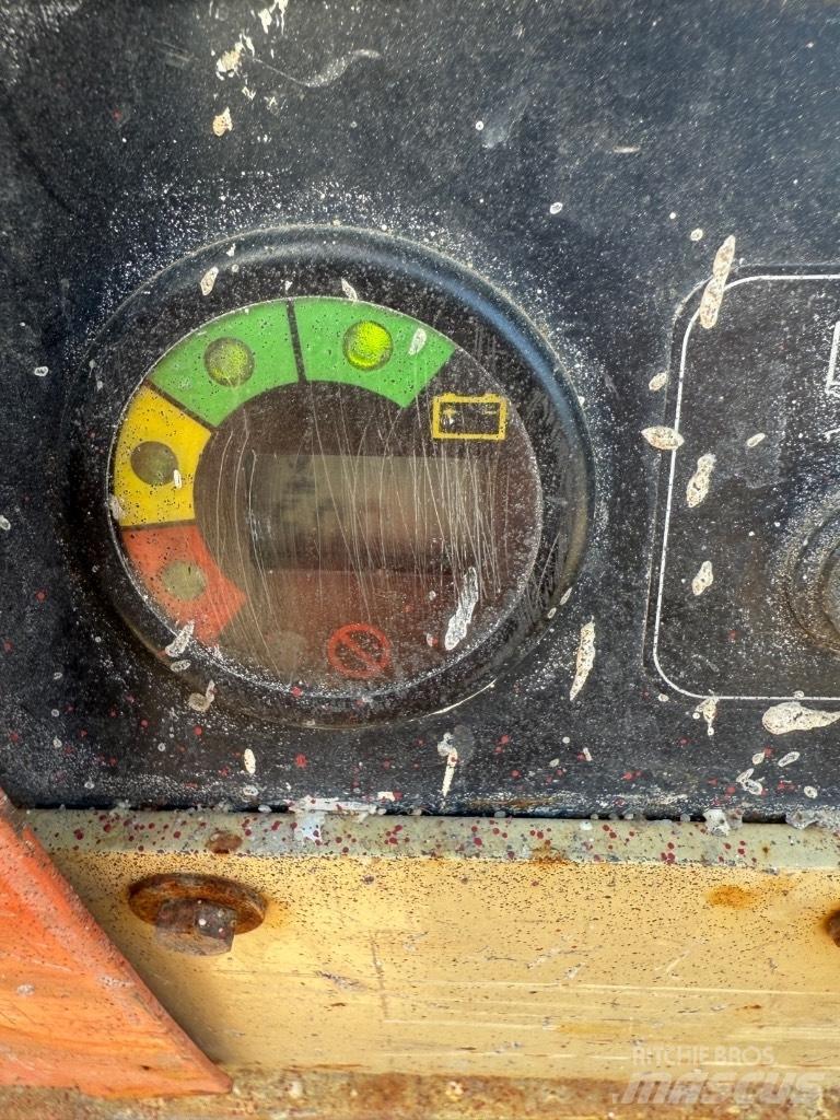 JLG 6 RS رافعات مقصية الشكل